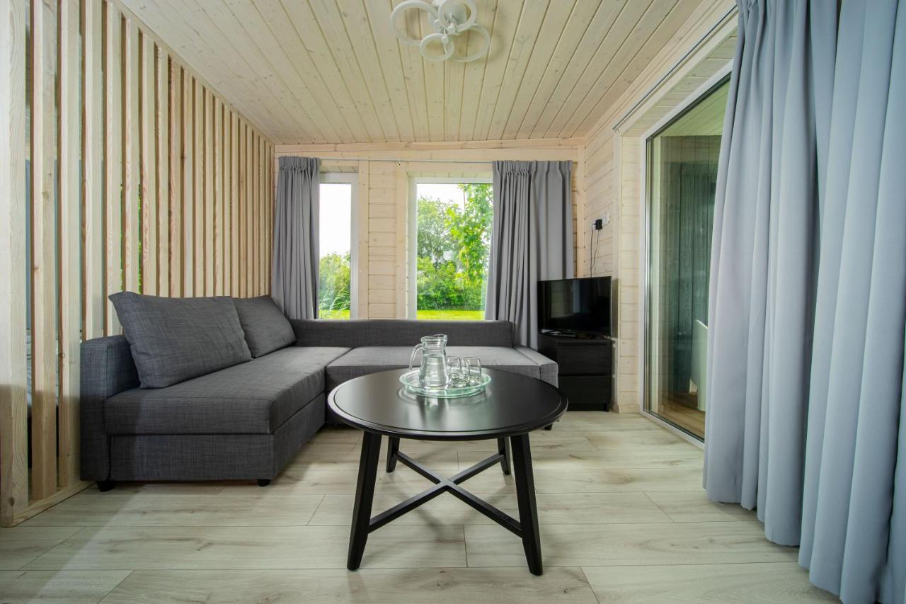 Tiny House Aan Het Water Op De Appelhof Villa Wommels Exterior photo